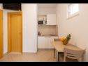 Apartmaji Gianni - modern & great location: SA1(2), A2(2+2), A3(2+2) Makarska - Riviera Makarska  - Studio apartma - SA1(2): kuhinja in jedilnica