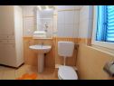 Apartmaji Ennio - free parking: A1(6+2) Makarska - Riviera Makarska  - Apartma - A1(6+2): kopalnica s straniščem