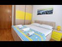 Apartmaji Ennio - free parking: A1(6+2) Makarska - Riviera Makarska  - Apartma - A1(6+2): spalnica