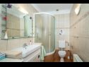 Apartmaji Damir A1(4) Tučepi - Riviera Makarska  - Apartma - A1(4): kopalnica s straniščem