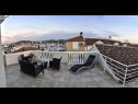 Apartmaji Edita- terrace with sea view and sunchaires Leut 2 (7) Jezera - Otok Murter  - Apartma - Leut 2 (7): terasa