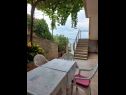 Apartmaji Bila - 15m from the sea: A1(6) Tisno - Otok Murter  - vrtna terasa
