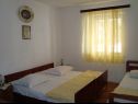 Apartmaji Stric - 10 m from beach: A1(8+1) Dugi Rat - Riviera Omiš  - Apartma - A1(8+1): spalnica