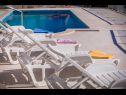 Apartmaji Saga - with swimming pool A2(2+1), A3(6+1) Lokva Rogoznica - Riviera Omiš  - bazen