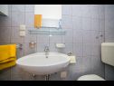Apartmaji Saga - with swimming pool A2(2+1), A3(6+1) Lokva Rogoznica - Riviera Omiš  - Apartma - A3(6+1): kopalnica s straniščem