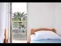 Apartmaji Toma - 200 m from beach: A1(2+2), SA2(2+1), A3(2+2), SA4(2+1) Omiš - Riviera Omiš  - Apartma - A1(2+2): spalnica