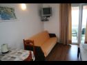 Apartmaji Ivo - sea view; A1(2+2), A3(2+2), A5(4), SA4(2+1), SA2(2+1) Pisak - Riviera Omiš  - Studio apartma - SA2(2+1): dnevna soba