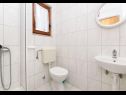 Apartmaji Neva - 50m from the sea A1(2+1), A2(2+1), SA3(3) Sumpetar - Riviera Omiš  - Apartma - A1(2+1): kopalnica s straniščem