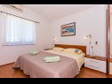 Apartmaji Ivan - 15 m from beach: A1(7+1), A2 Žuti (2+2), A3 Crveni (2+2) Lun - Otok Pag  - Apartma - A3 Crveni (2+2): spalnica