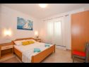 Apartmaji Neve - 50 m from beach: A4(5), A5(5), A3(2+1) Mandre - Otok Pag  - Apartma - A5(5): spalnica