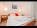 Apartmaji Neve - 50 m from beach: A4(5), A5(5), A3(2+1) Mandre - Otok Pag  - Apartma - A3(2+1): spalnica