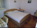 Apartmaji Ivan1 - 10m from the beach with parking: A1 Donji(4+1), A2 Gornji(4+1) Stara Novalja - Otok Pag  - Apartma - A1 Donji(4+1): spalnica