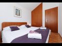 Apartmaji Suzana - green oasis; A1(2+2), A2(2+2) Ždrelac - Otok Pašman  - Apartma - A1(2+2): spalnica