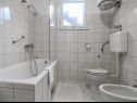 Apartmaji Sugor - 70 m from sea : Plavi-SA2(2), A1(4), A3 Novi(2) Viganj - Polotok Pelješac  - Apartma - A1(4): kopalnica s straniščem
