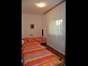 Apartmaji Per - sea view & parking space: A1(4) Banjol - Otok Rab  - Apartma - A1(4): spalnica