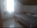Apartmaji Frane - 20 m from beach: A1(6+1) , A2(5)  Barbat - Otok Rab  - Apartma - A2(5) : spalnica