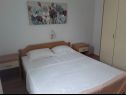 Apartmaji Frane - 20 m from beach: A1(6+1) , A2(5)  Barbat - Otok Rab  - Apartma - A1(6+1) : spalnica
