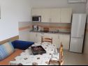 Apartmaji Frane - 20 m from beach: A1(6+1) , A2(5)  Barbat - Otok Rab  - Apartma - A1(6+1) : kuhinja in jedilnica