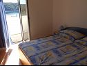 Apartmaji Ren - 150 m from beach: A3(2+1) Kampor - Otok Rab  - Apartma - A3(2+1): spalnica
