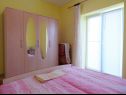 Apartmaji Nedo - 150 m from sandy beach: A1(2+1), A2(2+1) Lopar - Otok Rab  - Apartma - A2(2+1): spalnica