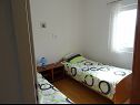 Apartmaji Zita - 50 m from sea: A1(4) Rogoznica - Riviera Šibenik  - Apartma - A1(4): spalnica