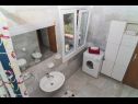 Hiša za počitnice Villa More - 10m from sea: H(10) Rogoznica - Riviera Šibenik  - Hrvaška  - H(10): kopalnica s straniščem