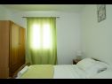 Apartmaji Zvon - 10 m from sea : A1(4+1) Rogoznica - Riviera Šibenik  - Apartma - A1(4+1): spalnica