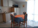 Apartmaji Marko - 30m from beach; A1(2+2), A2(2+2), A3(2+2), A4(2+2) Rogoznica - Riviera Šibenik  - Apartma - A4(2+2): kuhinja in jedilnica