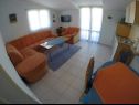 Apartmaji Marko - 30m from beach; A1(2+2), A2(2+2), A3(2+2), A4(2+2) Rogoznica - Riviera Šibenik  - Apartma - A3(2+2): dnevna soba