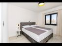 Apartmaji Ivan M - 20m to the beach: A1(4+1), A2(4+2), A3(4+2) Srima - Riviera Šibenik  - Apartma - A2(4+2): spalnica