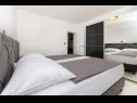 Apartmaji Ivan M - 20m to the beach: A1(4+1), A2(4+2), A3(4+2) Srima - Riviera Šibenik  - Apartma - A3(4+2): spalnica