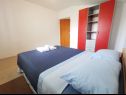 Apartmaji Kate - 200 m from beach: A1(2), A2(4+1), SA3(2), A4(6+1) Vodice - Riviera Šibenik  - Apartma - A4(6+1): spalnica