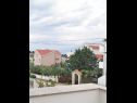Apartmaji Kati - 150 m from beach: A2(4), A4(2), SA3(2), SA5(2), SA6(2) Vodice - Riviera Šibenik  - Apartma - A2(4): pogled