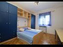 Apartmaji Snježa - green house: A1 Andelija(5), B2 Snjezana(4+1) Vodice - Riviera Šibenik  - Apartma - B2 Snjezana(4+1): spalnica