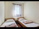 Apartmaji Lasan - 150 m from sea: A1(4), A2(4) Vodice - Riviera Šibenik  - Apartma - A2(4): spalnica