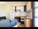 Apartmaji Lasan - 150 m from sea: A1(4), A2(4) Vodice - Riviera Šibenik  - Apartma - A1(4): kuhinja in jedilnica