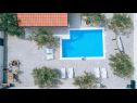 Hiša za počitnice Ivy - with outdoor swimming pool: H(4+2) Vodice - Riviera Šibenik  - Hrvaška  - bazen