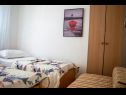 Apartmaji Ela - very close to beach: A1(4) Rogač - Otok Šolta  - Apartma - A1(4): spalnica