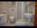 Apartmaji Daira - great location A1(2), A2(2), A3(4) Stomorska - Otok Šolta  - Apartma - A2(2): kopalnica s straniščem