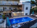 Apartmaji Zdene - private pool: A1(6+2), A2(6) Kaštel Lukšić - Riviera Split  - Apartma - A1(6+2): bazen