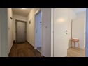 Apartmaji Ines - cosy with free parking: A1(4) Kastel Stari - Riviera Split  - Apartma - A1(4): hodnik