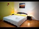 Apartmaji Robi - 50m from beach SA2(2+1), SA4(2+1), R1(2), R3(2) Podstrana - Riviera Split  - Studio apartma - SA2(2+1): spalnica