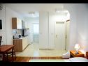 Apartmaji Robi - 50m from beach SA2(2+1), SA4(2+1), R1(2), R3(2) Podstrana - Riviera Split  - Studio apartma - SA4(2+1): dnevna soba