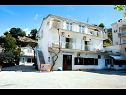 Apartmaji Robi - 50m from beach SA2(2+1), SA4(2+1), R1(2), R3(2) Podstrana - Riviera Split  - hiša