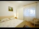Apartmaji Marija - 120 m from the beach : A1(4+1), SA3(2) Podstrana - Riviera Split  - Apartma - A1(4+1): spalnica