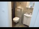 Apartmaji Ivo - free parking & BBQ: A1(6) Sinj - Riviera Split  - Apartma - A1(6): kopalnica s straniščem