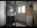 Apartmaji Dragi - adults only: SA1(2), A2(2), A3(3) Split - Riviera Split  - Apartma - A3(3): kopalnica s straniščem