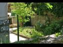 Apartmaji Brane - great location & garden terrace: A1(6+1) Split - Riviera Split  - dvorišče