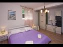 Apartmaji Brane - great location & garden terrace: A1(6+1) Split - Riviera Split  - Apartma - A1(6+1): spalnica