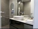 Apartmaji Lux - with private pool: A1(4+2) Split - Riviera Split  - Apartma - A1(4+2): kopalnica s straniščem